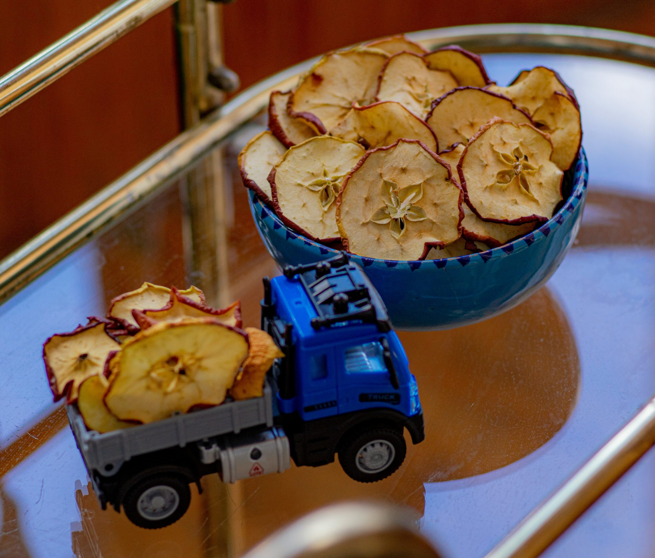 Selbstgemachte Apfelchips für Kinder