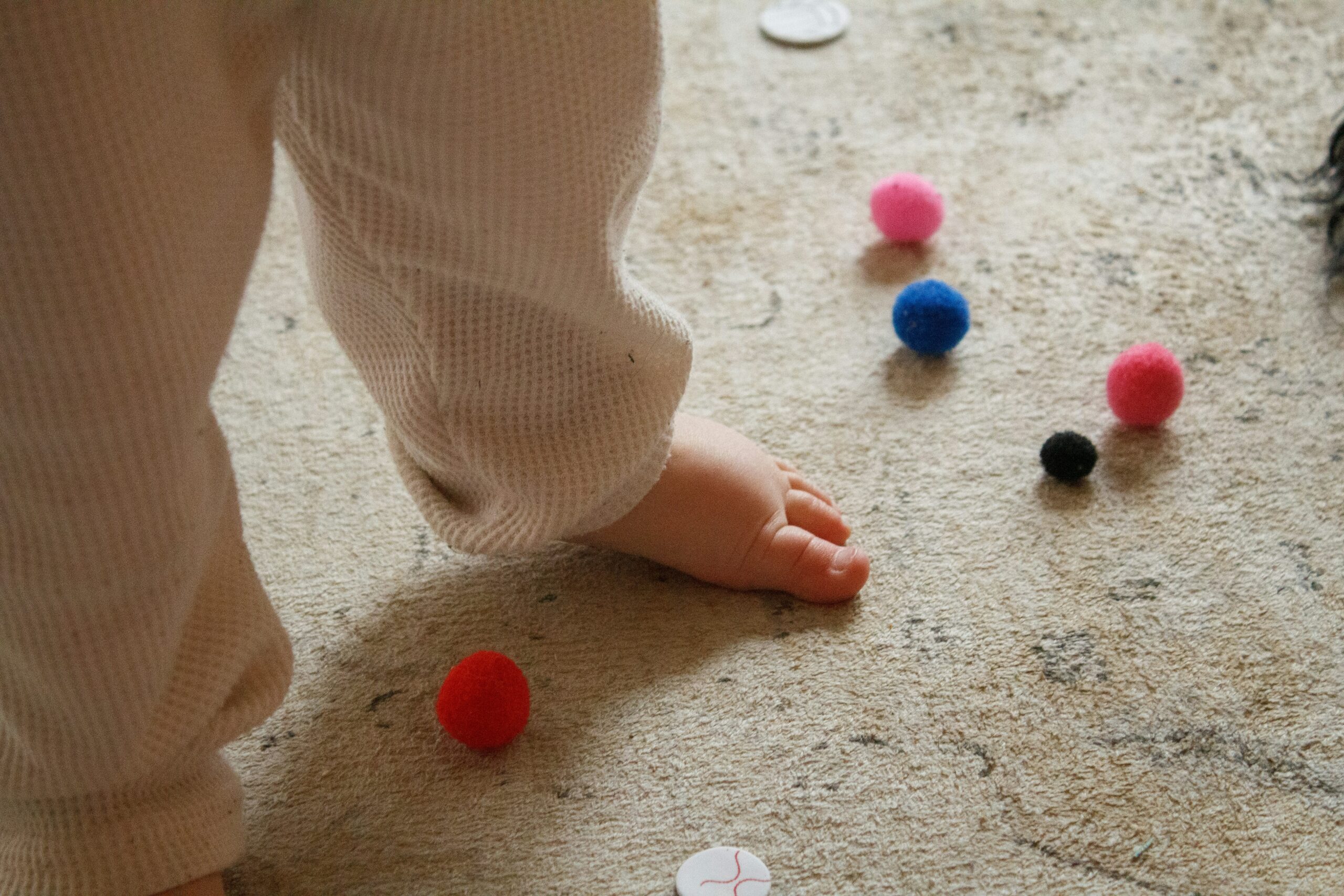 Sensorische Spiele für Kinder: Einfache Ideen ohne Bildschirm die wirklich beschäftigen