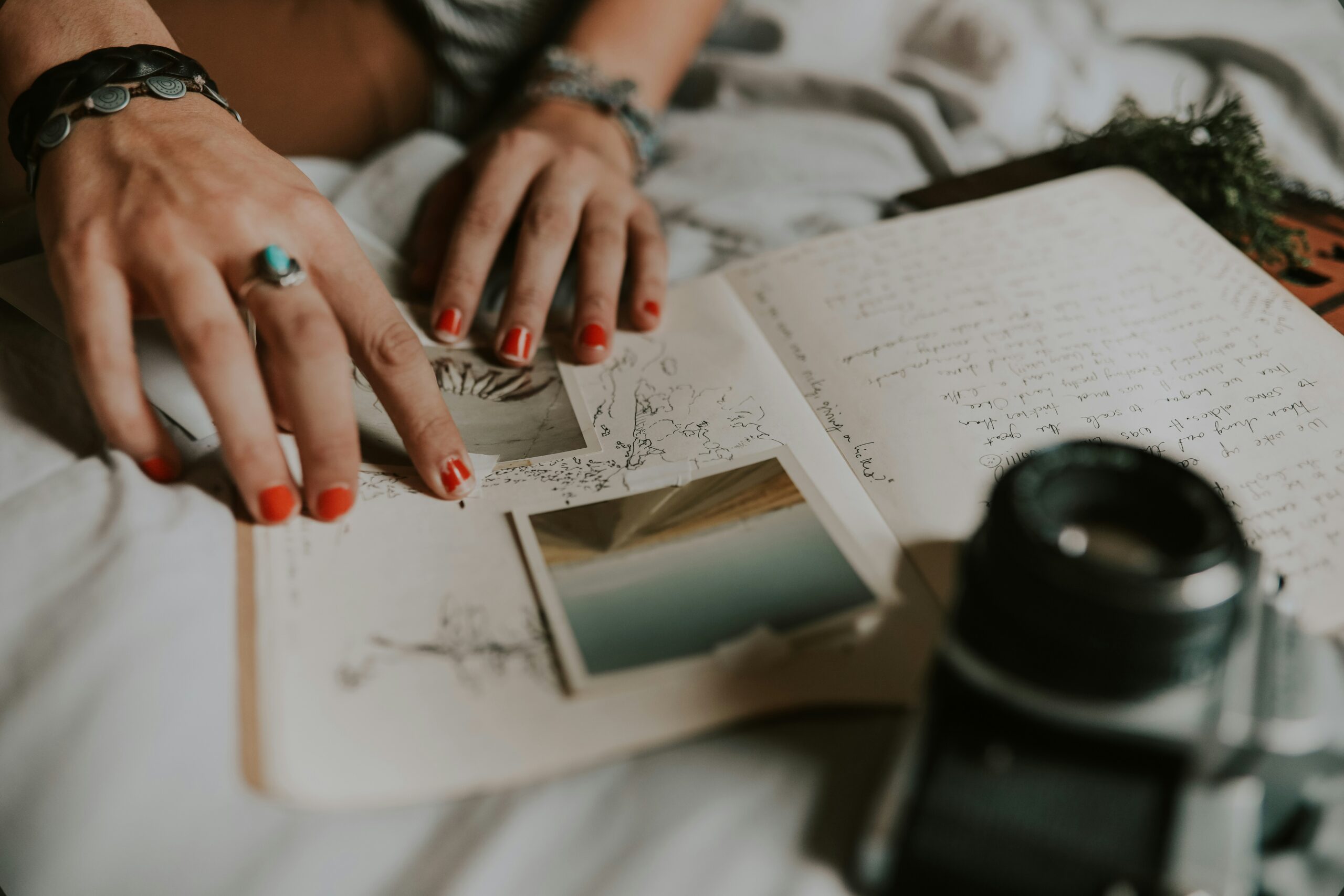 Persönlicher Jahresrückblick im Journal mit Fotos und Erinnerungen