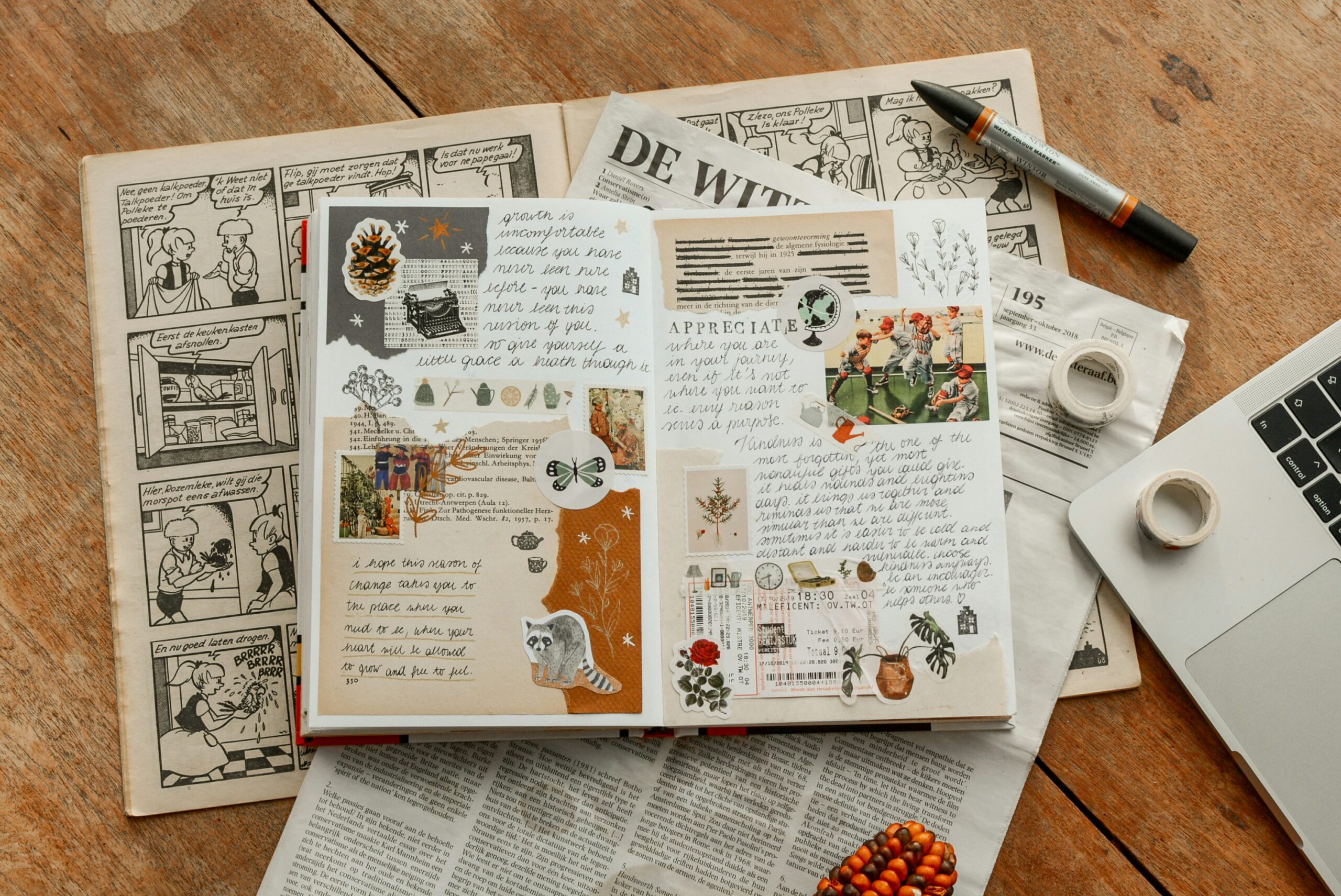 Kreatives Journaling mit Notizbuch, Stiften und Papier
